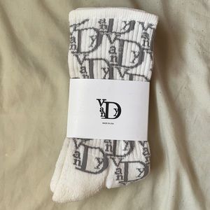 VANDY THE PINK VIOR SOCKS GREY